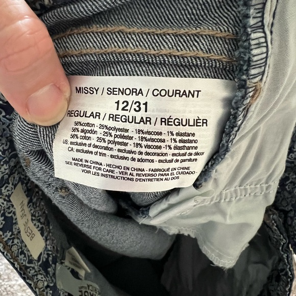 Vintage America Embroidered Bestie Jeans - Picture 9 of 9